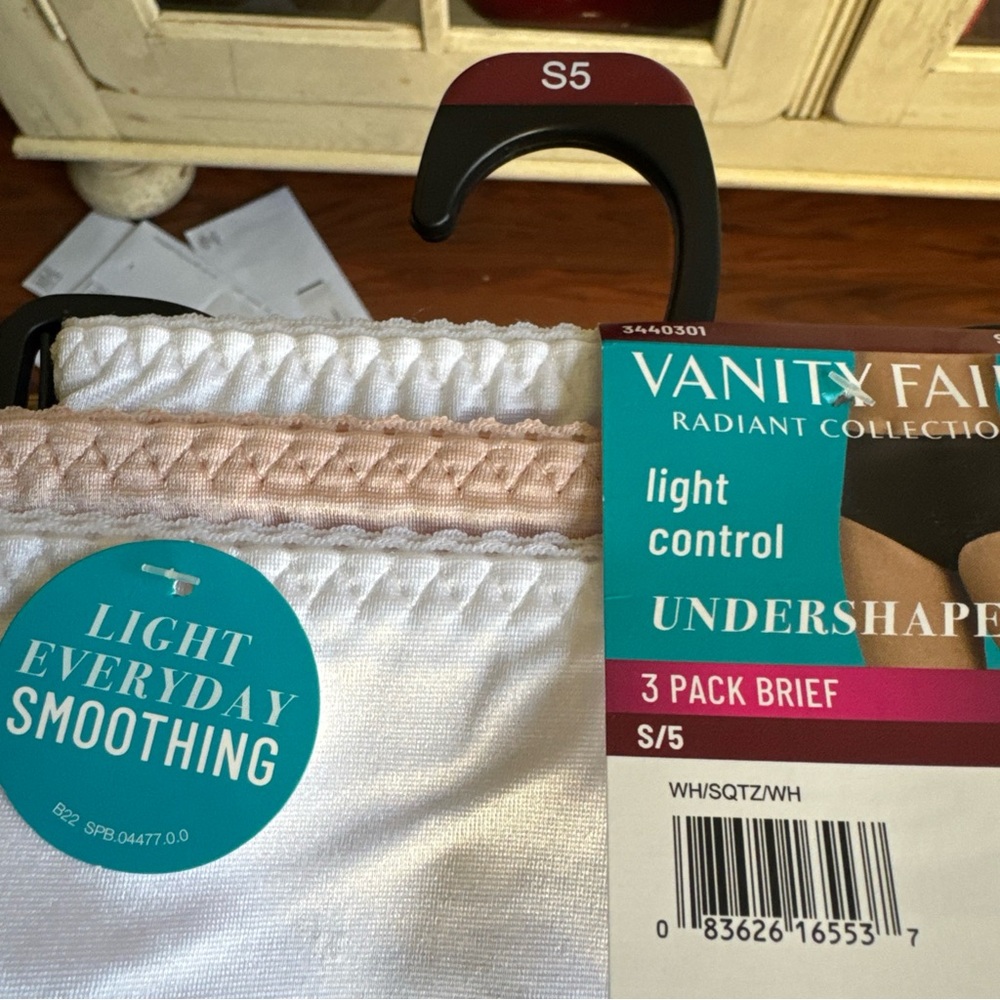 Vanity Fair Light Control Undershapers - White and Pink